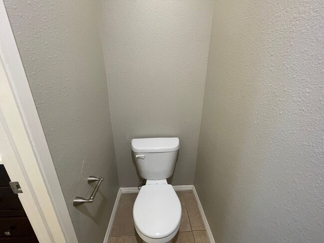 Building Photo - 2 bedroom single story with attached 2 car garage!