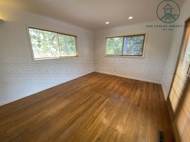 Building Photo - Spacious Three Bedroom Home in Carmel Hill...