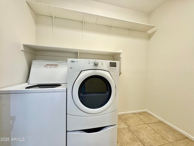 Building Photo - 3129 E Battala Ct