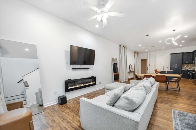 Building Photo - 14108 Bridgeport Rd