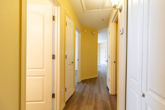 Building Photo - Beautiful, freshly upgraded 2 bedroom/ 2 bathroom condo in Mesa!