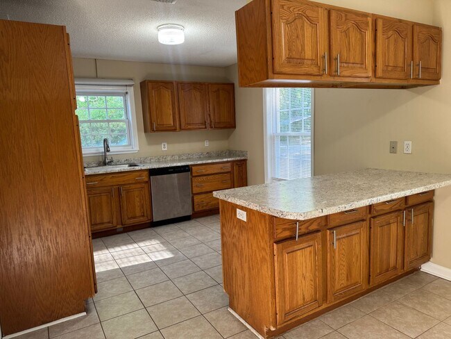 Building Photo - 3 Bedroom 2 Bath House on 4.78 Acres