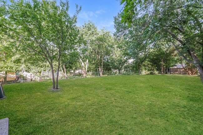 Building Photo - 3 BR/1BA | Updated Single Family Home | 1-Car Garage  | Large Backyard!