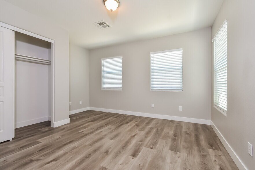 Building Photo - 8775 Parsons Ridge Ave