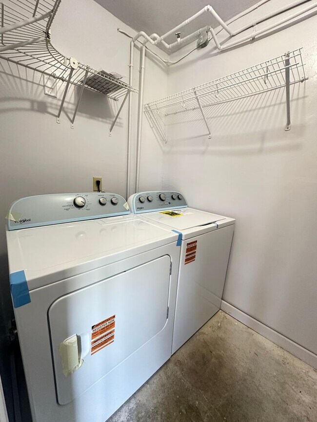 Building Photo - 2 Bed 1.5 Bath in Mepkin Place of West Ashley