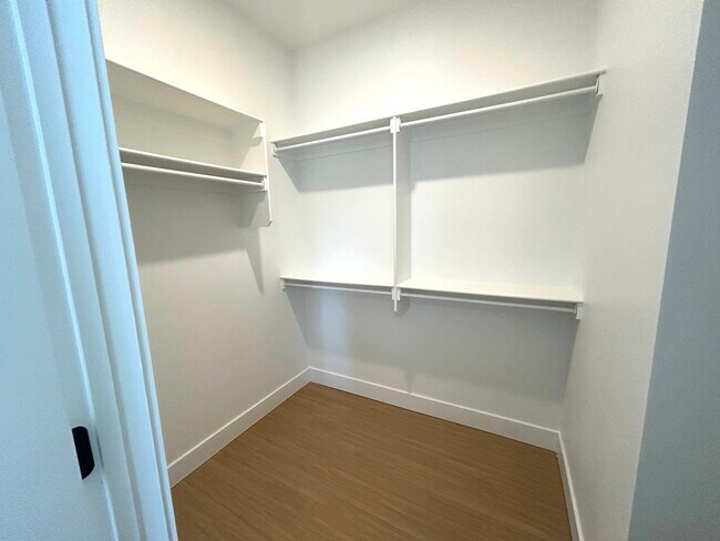 Building Photo - 1796 Riverview Dr