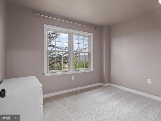 Building Photo - 3001 Federal Hill Dr