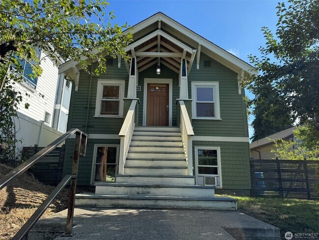 Building Photo - 3Bd/1.75Ba Seattle House
