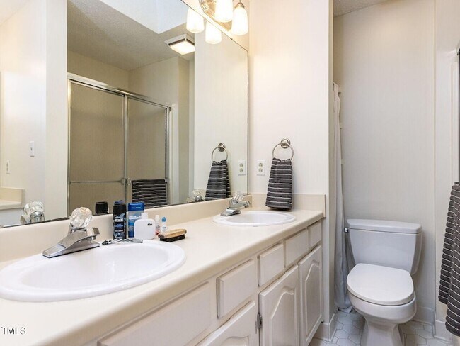 Building Photo - 4646 Fawnbrook Cir