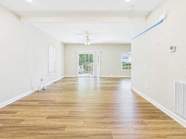 Building Photo - 1700 Dinwiddie Ave