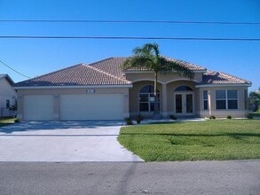 Building Photo - 1512 SE 20th St