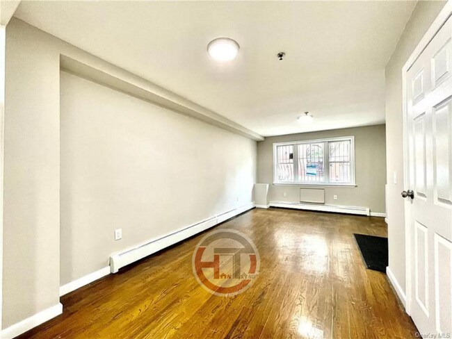 Building Photo - 3099 Heath Ave