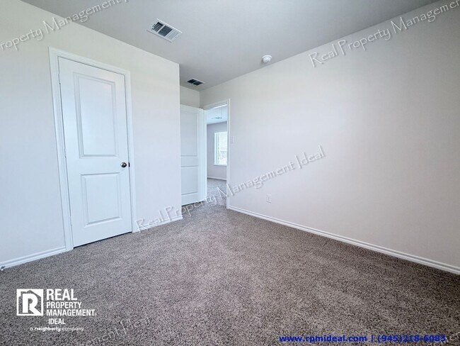Building Photo - 621 Dunhill Rd