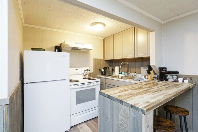 Building Photo - 72 Faulkner Rd