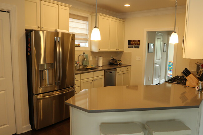 Large Kitchen with stainless steel appliances and plenty of counter and cabinet space! - 681 Fielding Run Dr