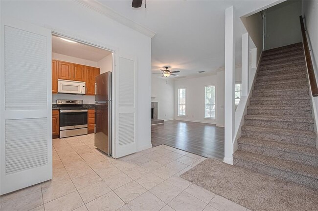 Building Photo - 11710 Southlake Dr