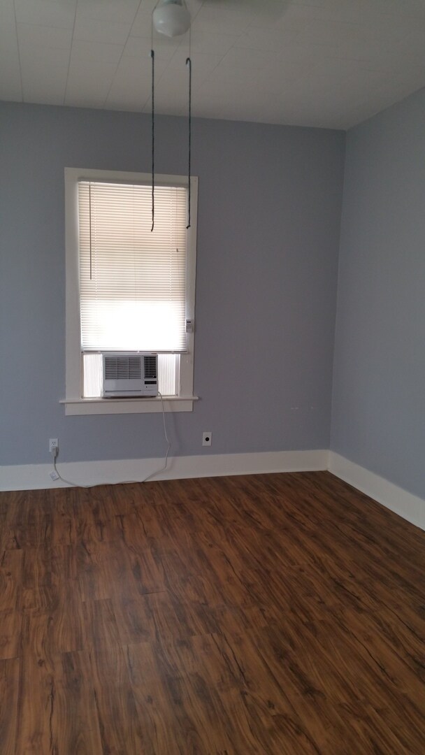 Building Photo - Huge Property located near the historic Downtown District of Galveston!!