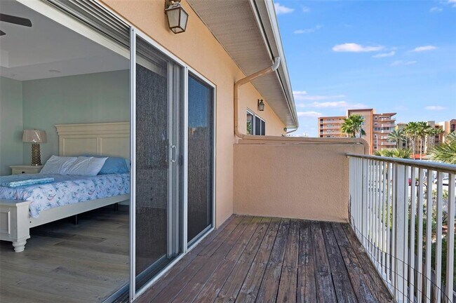 Building Photo - 130 164th Ave