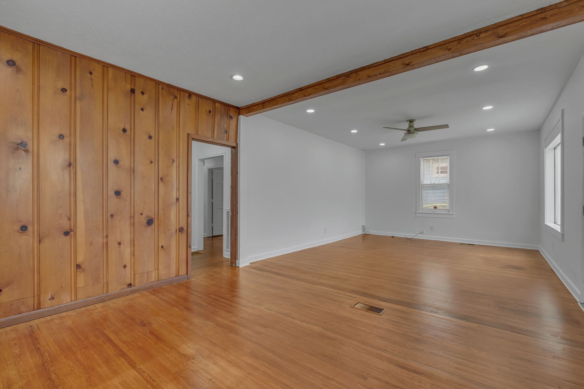 Building Photo - 1607 22nd Ave N