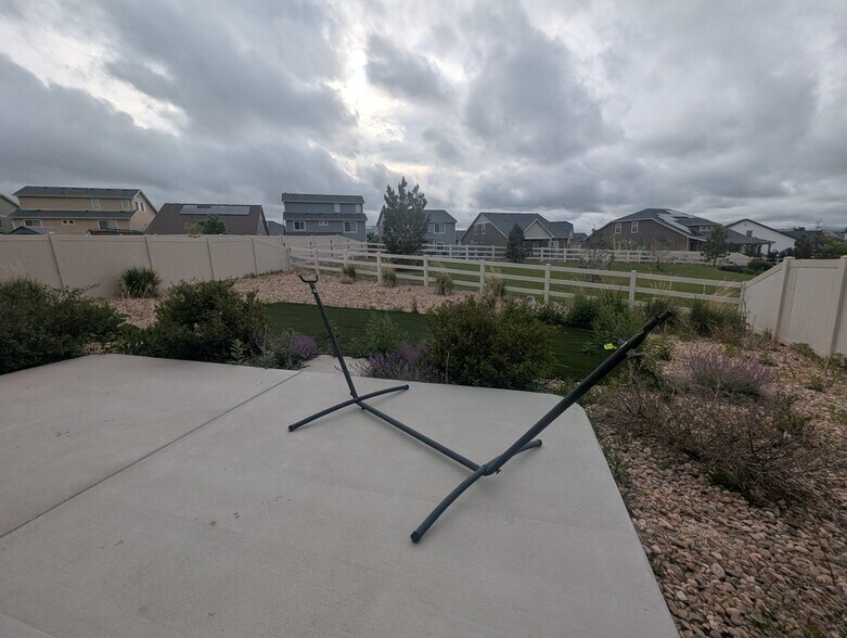 Building Photo - 5325 Ventura St