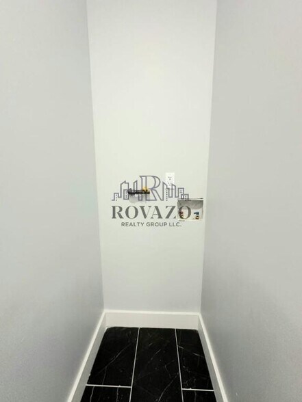 Building Photo - 152 N 6th St