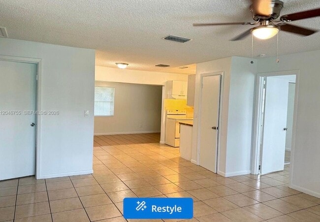 Building Photo - 12096 Dolphin Dr