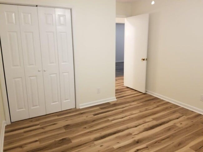 Building Photo - 124 Perry Dr