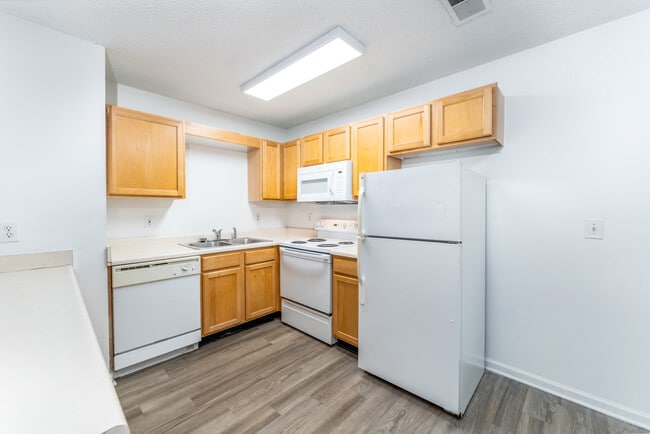 Kitchen - Reynolds Place Apartments: NEAR UNCG