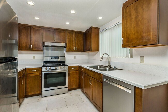 Interior Photo - 119 Loma Vista St