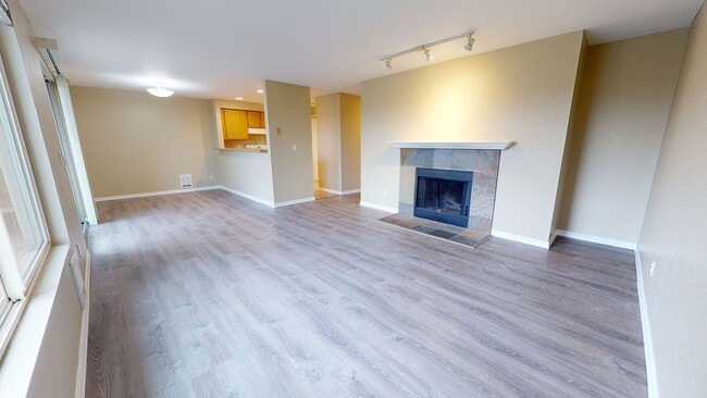 Building Photo - 2 Bedroom Condo in Sunn Fjord - Community Amenities Incl. - Available 5/15