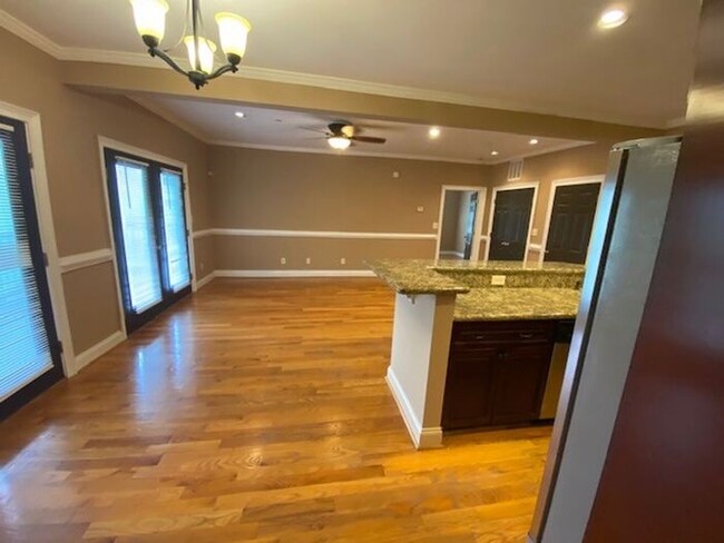 Building Photo - LUXURY THAT YOU CAN CALL HOME -RENOVATED 2...