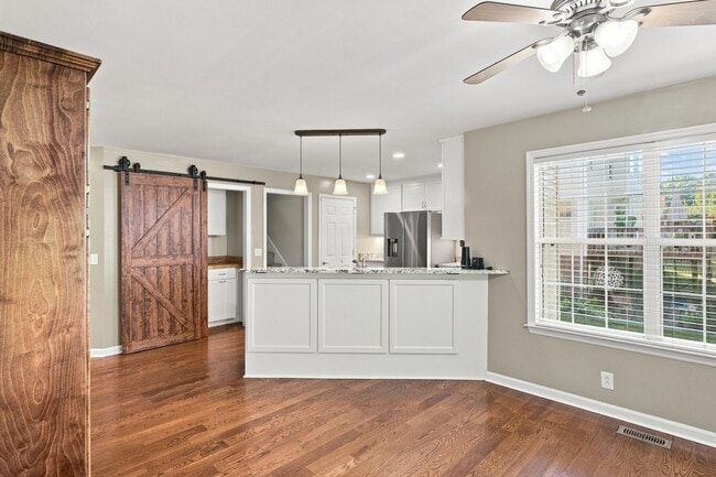 Building Photo - 2908 Caymen Ct