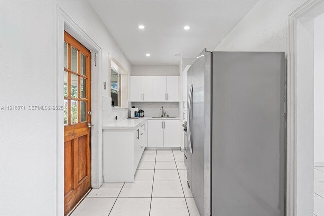 Building Photo - 911 E 32nd St