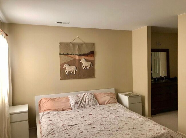 Building Photo - 2403 Mallow Ct