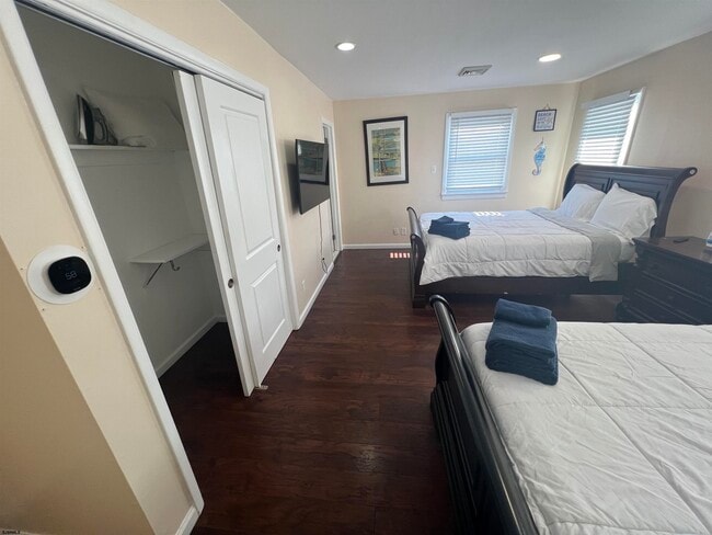 Building Photo - 239 N Derby Ave