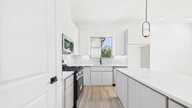 Building Photo - 5314 Terry St