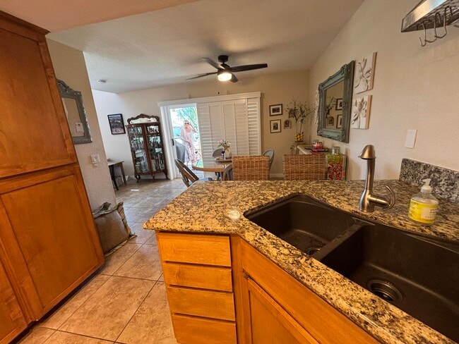 Building Photo - 76923 Turendot St