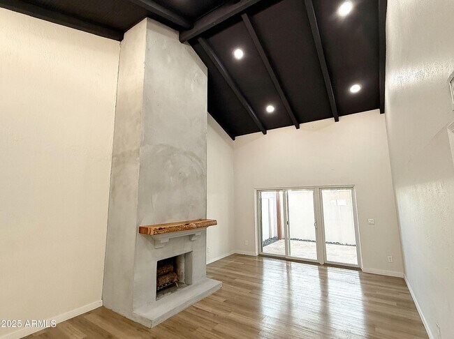 Building Photo - 6533 N Maryland Cir