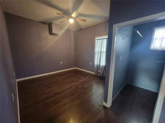 Building Photo - 217 NE Tuscawilla Ave