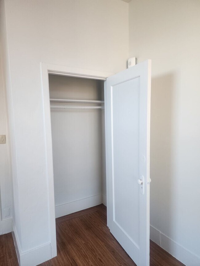 Building Photo - 27 St Louis Alley