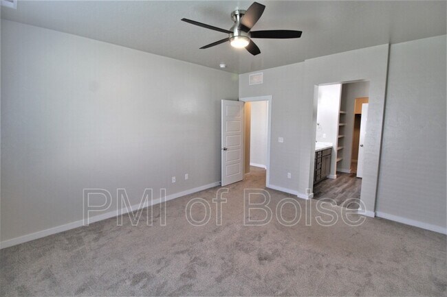 Building Photo - 3098 W Everest St