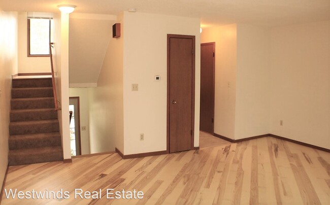 Building Photo - 2 br, 1.5 bath House - 673 Westwinds Drive