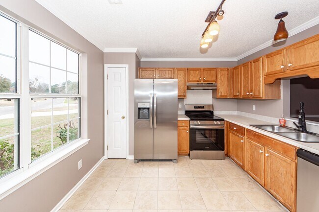 Building Photo - 5 Bedroom 2.5 Bath Home in St. James Estates - Goose Creek