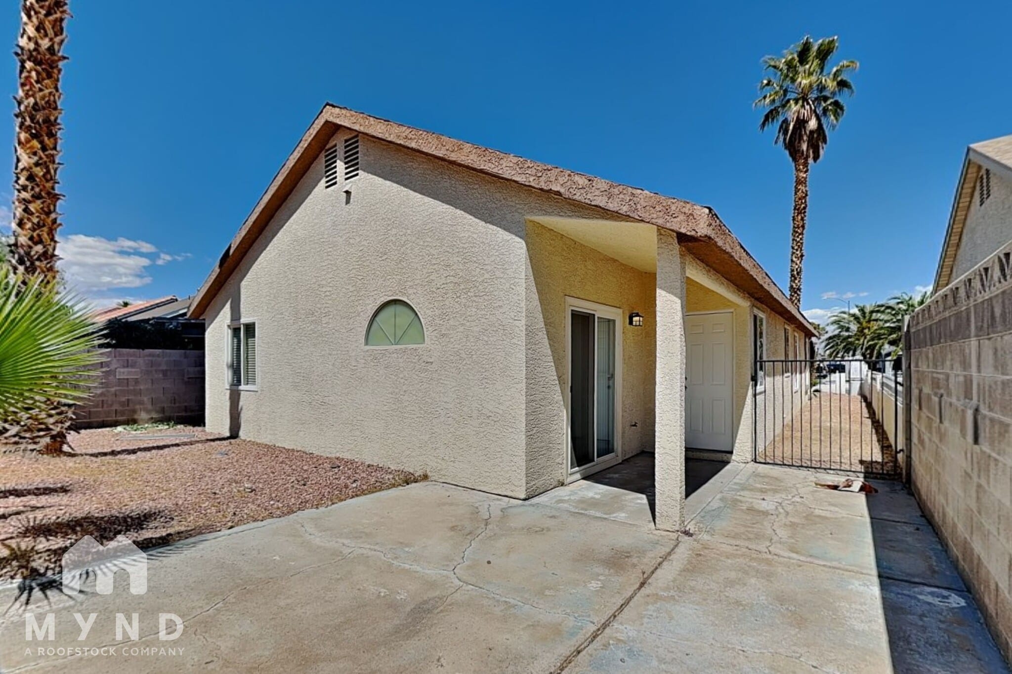 Building Photo - 2241 Goldhill Way