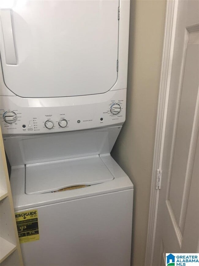 Building Photo - 526 18th St