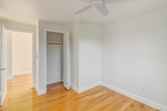 Building Photo - 5004 E Hinsdale Pl