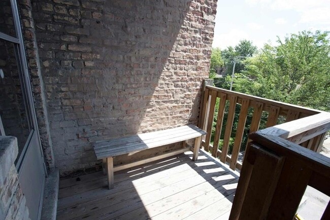 Floorplan - 5401-5403 S. Woodlawn Avenue