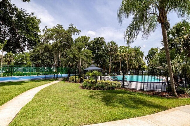 Building Photo - 1404 Northlake Dr