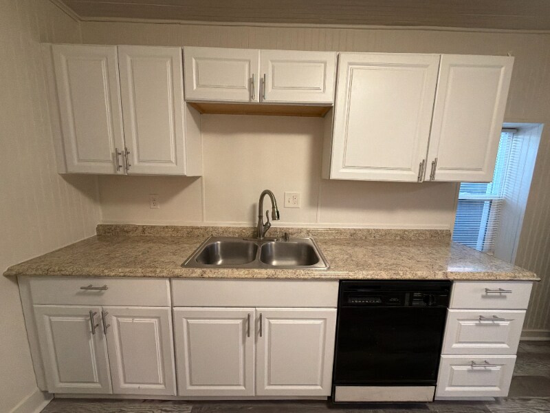 Building Photo - 18933 Main St