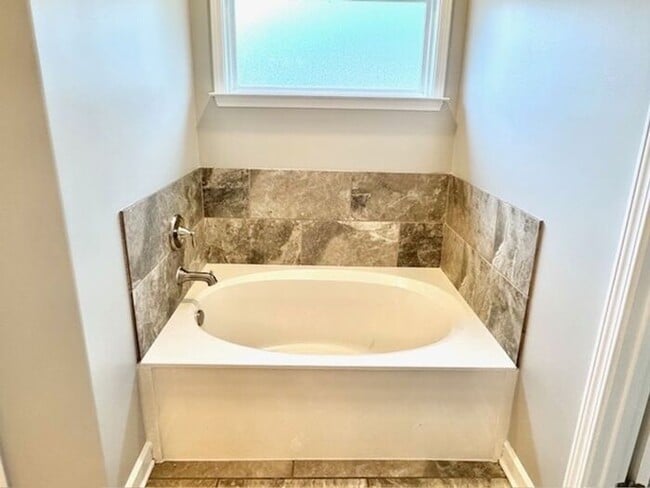 Building Photo - Now Leasing a 3-bedroom 2.5 bath home at S...